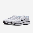 Tênis Nike P-6000