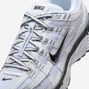 Tênis Nike P-6000